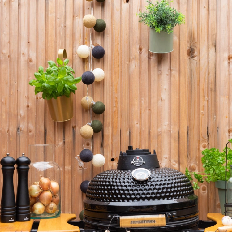 cotton-ball-lights-outdoor-light-string-cazar-mood-01.jpg