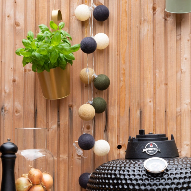 cotton-ball-lights-outdoor-light-string-cazar-mood-02.jpg