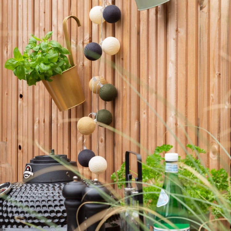 cotton-ball-lights-outdoor-light-string-cazar-mood-09.jpg