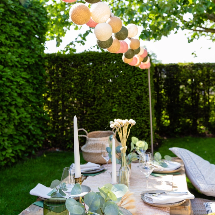 cotton-ball-lights-outdoor-light-string-jardin-mood-04.jpg