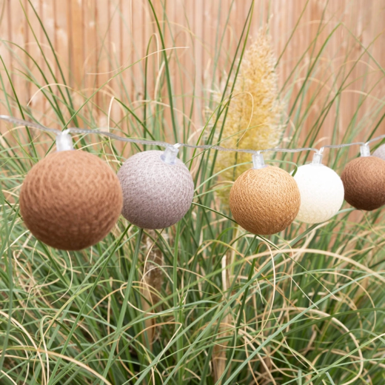 cotton-ball-lights-outdoor-light-string-caramelo-mood-03.jpg