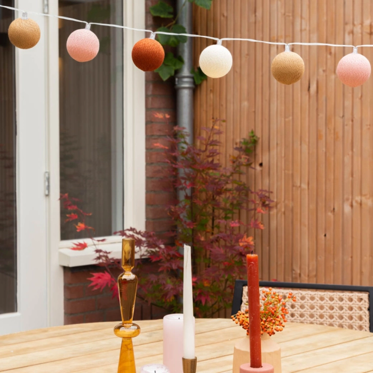 cotton-ball-lights-outdoor-light-string-terraza-mood-01.jpg