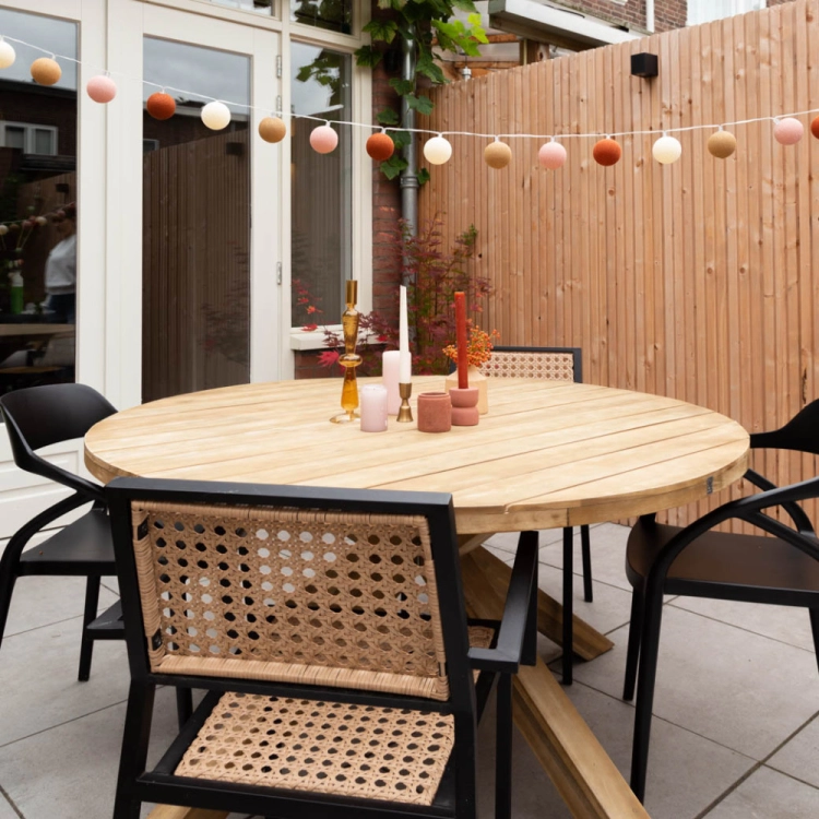cotton-ball-lights-outdoor-light-string-terraza-mood-02.jpg