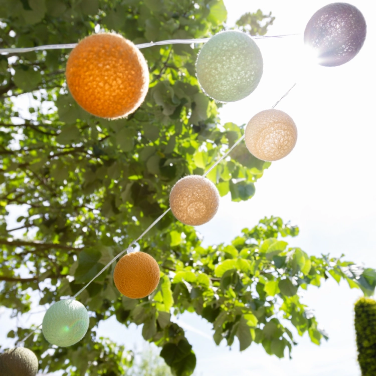 cotton-ball-lights-outdoor-light-string-jungla-mood-05.jpg