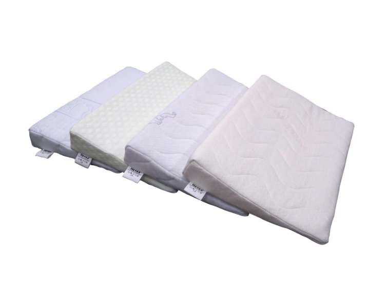 Poduszka klin Hevea Baby5.jpg