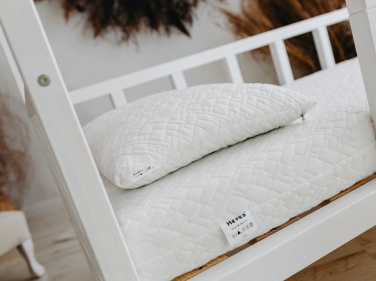 Materac piankowy Hevea Young Blue4.jpg