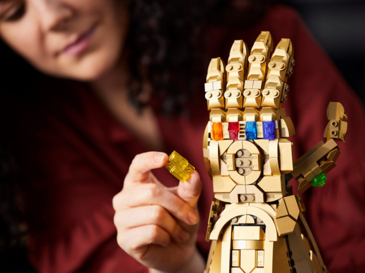 RĘKAWICA NIESKOŃCZONOŚCI - Klocki Lego 76191 Marvel 18+ (14).png